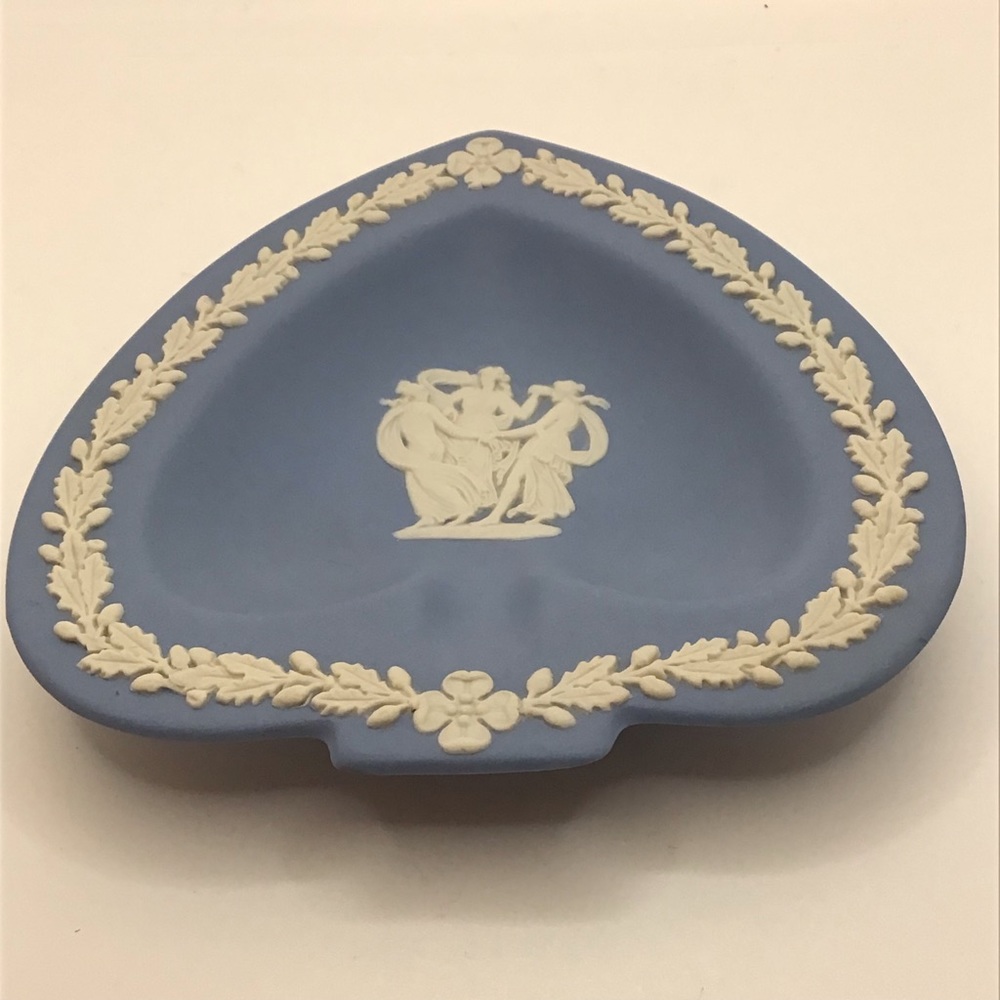 Vintage Wedgwood Blue Jasper heart shape Cigarette dish